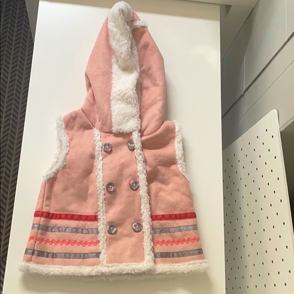 Pink vest with details - Picture 1 of 6